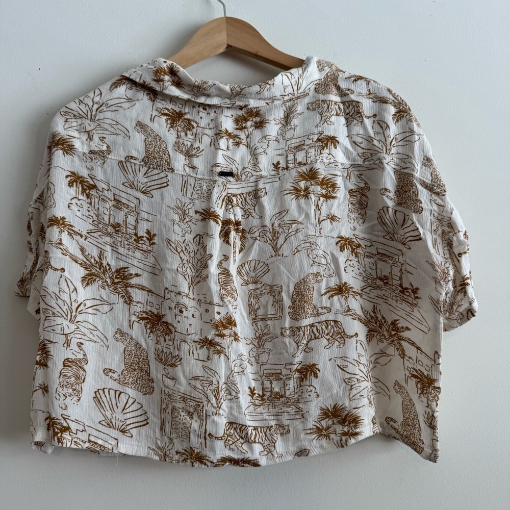 O’Neil tropical button down cropped short sleeve shirt size medium - Picture 7 of 7